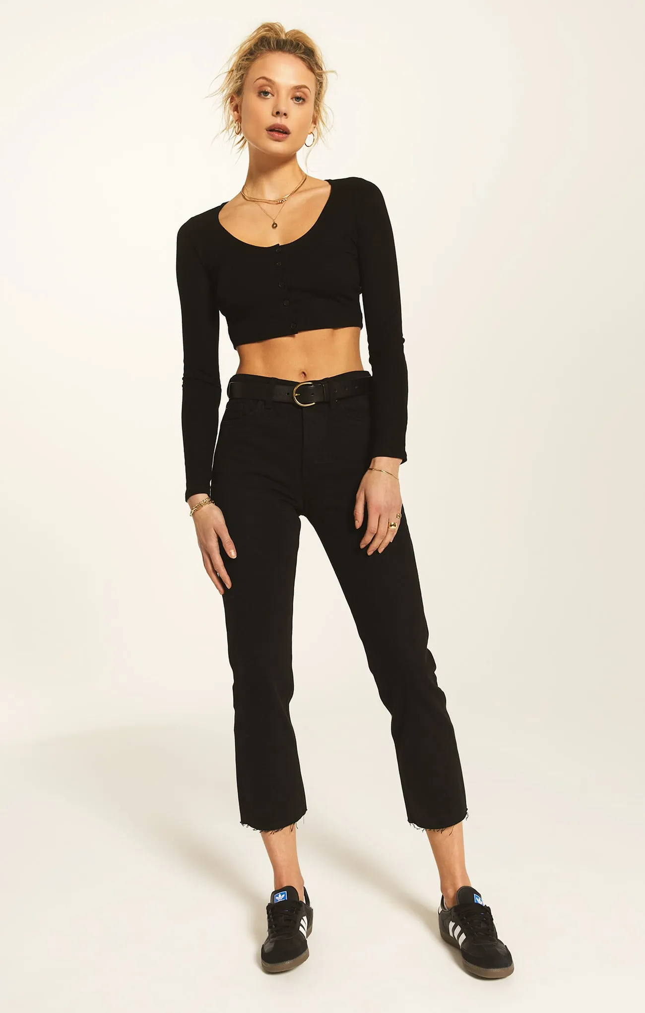 Z Black knit detail