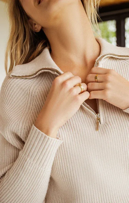 Season knit sweater detail